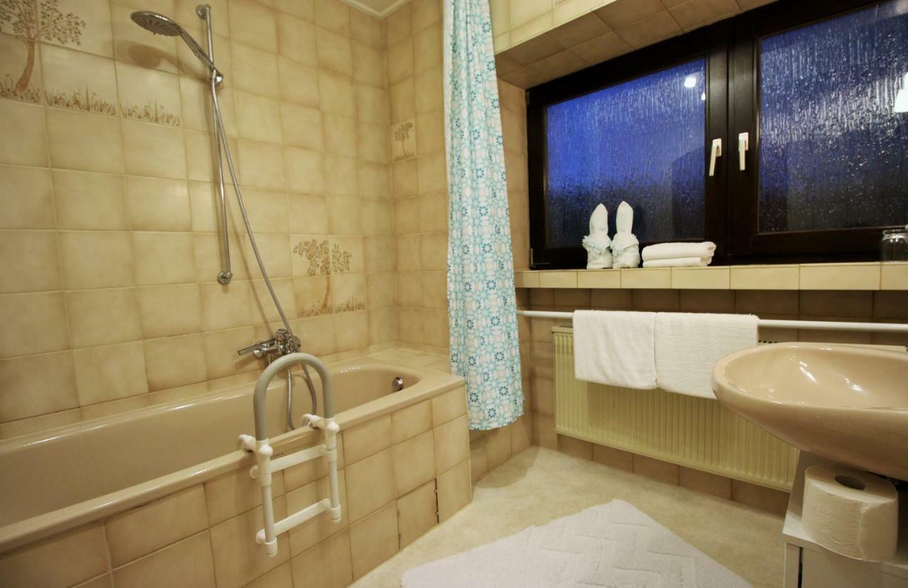Gaestehaus Koen - Fewo Farfalle Zeltingen-Rachtig Ngoại thất bức ảnh